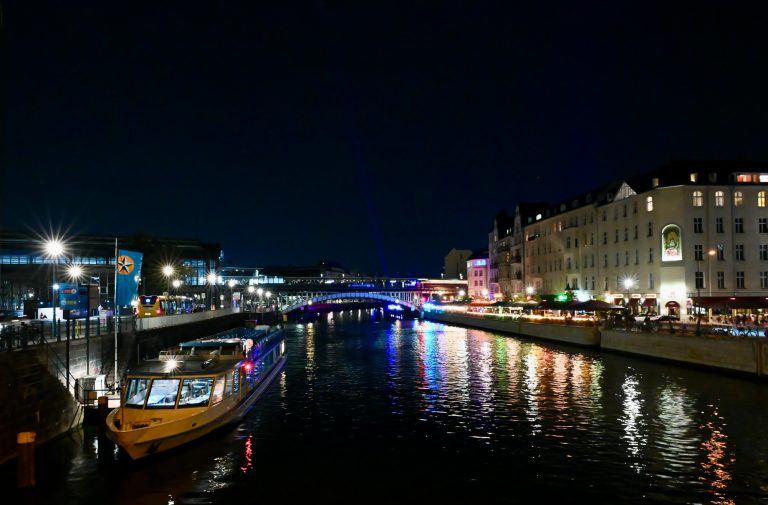 Berlin Spree am Abend
